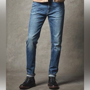 Todd Snyder👖SLIM FIT STRETCH JEAN MEDIUM INDIGO WASH